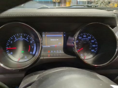 Used 2017 Ford Mustang Coupe RWD image 12