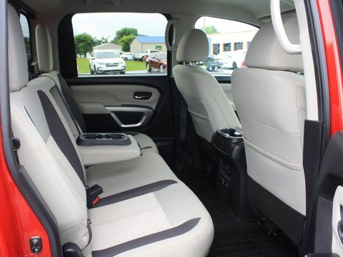 Used 2022 Nissan Titan SV w/ SV Convenience Package AWD/4WD image 40