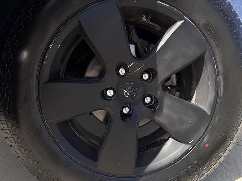 Used 2012 RAM 1500 Express image 9