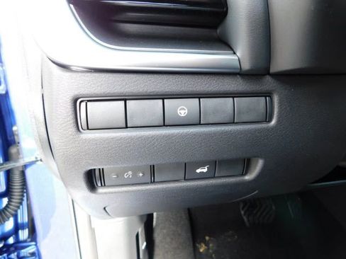 Used 2021 Nissan Rogue SV w/ Premium Package FWD image 16