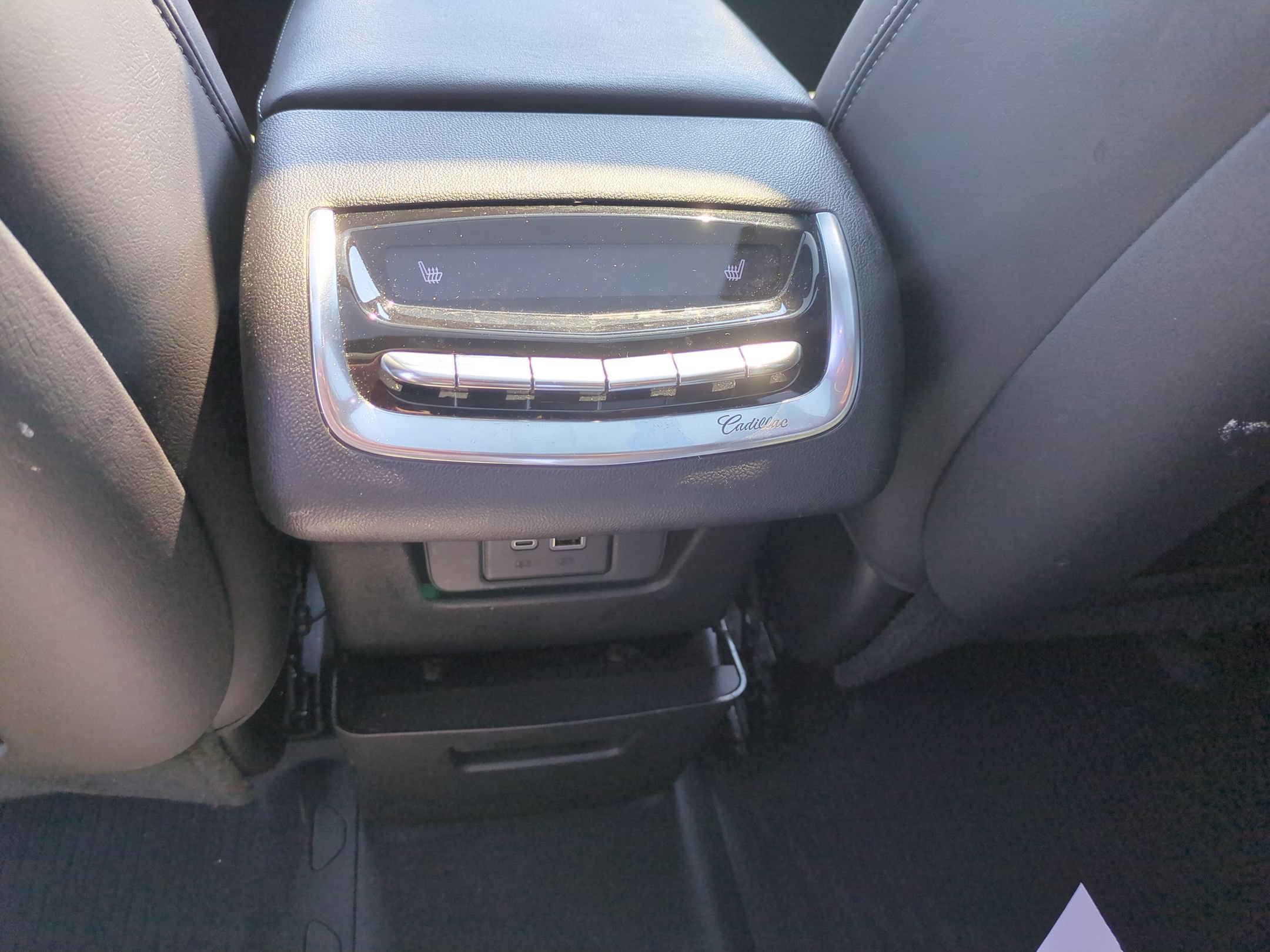 Certified 2024 Cadillac XT6 Premium Luxury AWD/4WD image 33