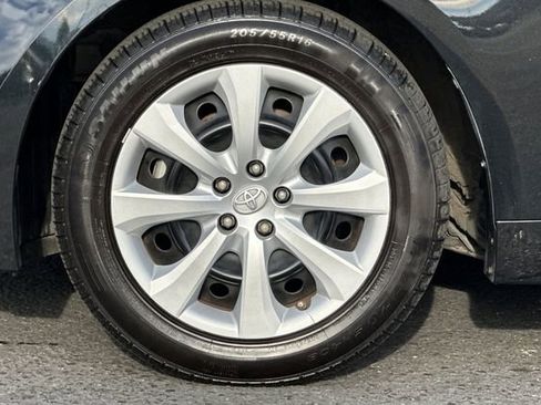 Certified 2022 Toyota Corolla LE image 30