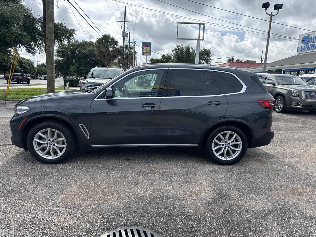 Used 2019 BMW X5 xDrive40i w/ Convenience Package AWD/4WD image 4