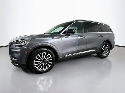 Used 2024 Lincoln Aviator AWD w/ Premium Package image 3