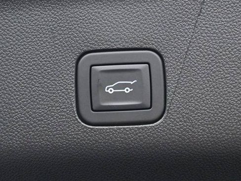 Used 2025 GMC Yukon Elevation w/ LPO, Floor Liner Package RWD image 34