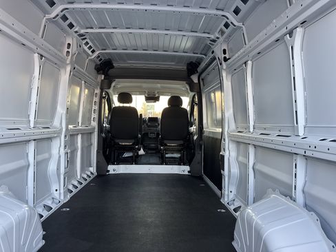 Used 2024 RAM ProMaster 2500 image 10