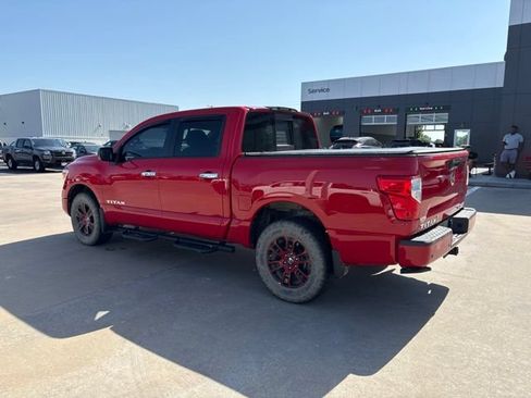 Used 2021 Nissan Titan SV w/ SV Convenience Package AWD/4WD image 4