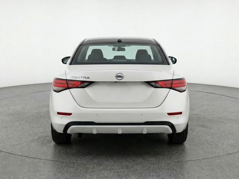 Used 2025 Nissan Sentra SV FWD image 7