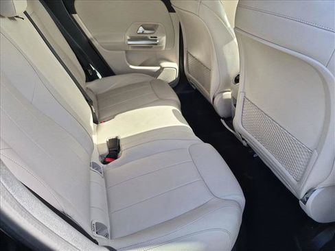Used 2021 Mercedes-Benz GLA 250 4MATIC image 19