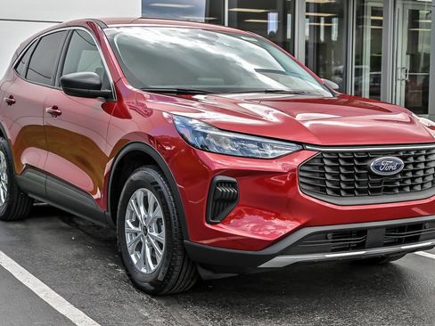 Certified 2023 Ford Escape Active AWD/4WD image 12