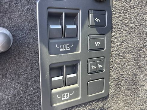 Used 2019 Land Rover Discovery HSE Luxury AWD/4WD image 16