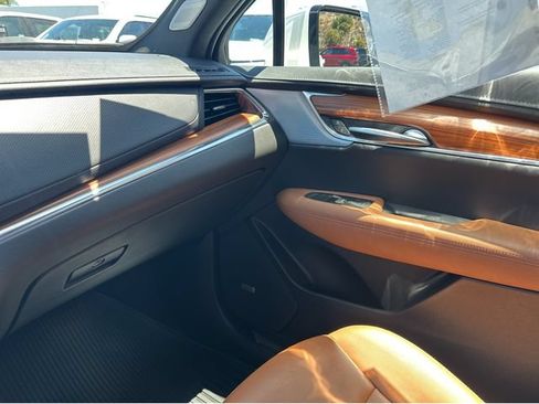 Used 2023 Cadillac XT5 Premium Luxury w/ Technology Package FWD image 27