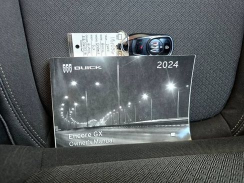Used 2024 Buick Encore GX Preferred FWD image 28
