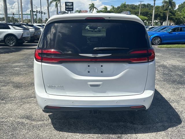 Used 2022 Chrysler Pacifica Pinnacle FWD image 8
