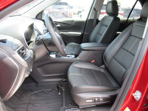 Used 2023 Chevrolet Equinox Premier FWD image 18