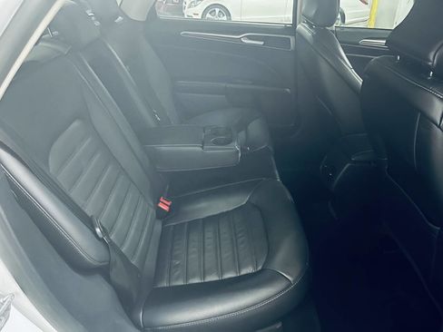 Used 2018 Ford Fusion SE w/ Fusion SE Technology Package FWD image 22