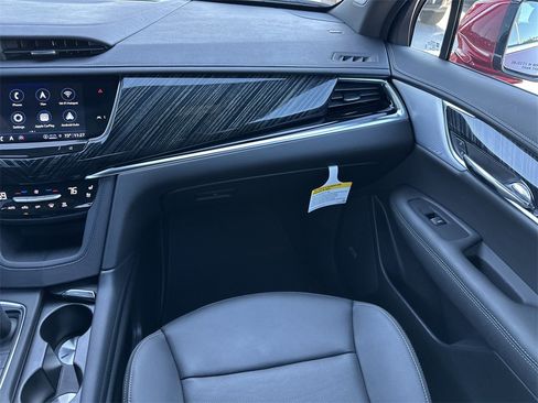 New 2025 Cadillac XT6 Premium Luxury w/ Technology Package image 15