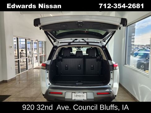 New 2026 Nissan Pathfinder Platinum w/ Cargo Package image 11