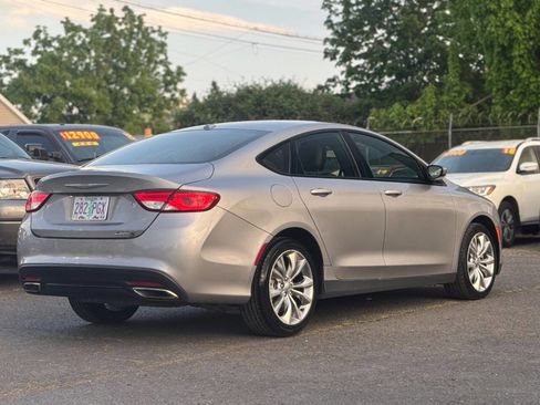 Used 2015 Chrysler 200 S FWD image 4