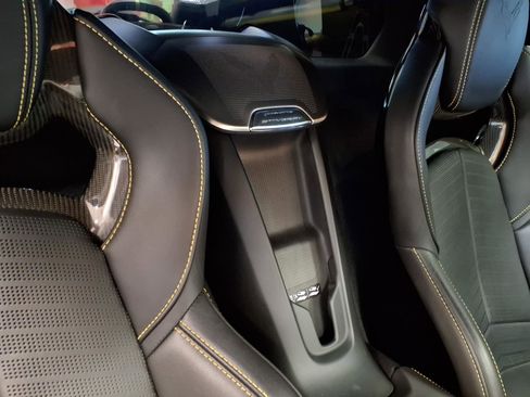 Used 2021 Chevrolet Corvette Stingray Premium Cpe w/ Z51 Performance Package RWD image 13