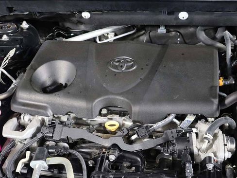 Used 2022 Toyota RAV4 LE AWD/4WD image 13