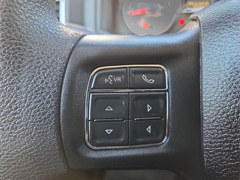 Used 2020 RAM 1500 Classic SLT RWD image 19
