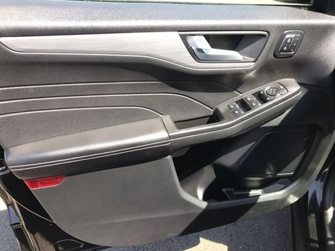 Used 2025 Ford Escape Platinum AWD/4WD image 13