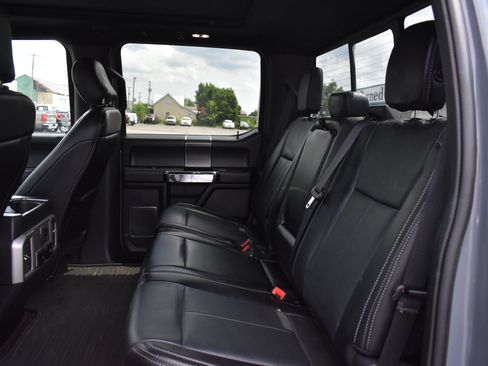 Used 2019 Ford F150 Lariat w/ Equipment Group 502A Luxury AWD/4WD image 17