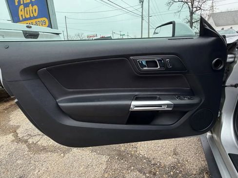 Used 2016 Ford Mustang Coupe image 17