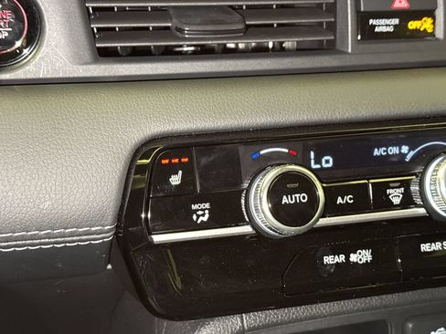 Used 2025 Honda Pilot EX-L image 27