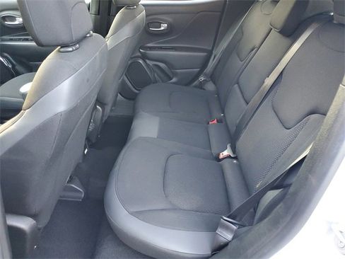 Used 2020 Jeep Renegade Altitude w/ UConnect 8.4 Nav Group image 10