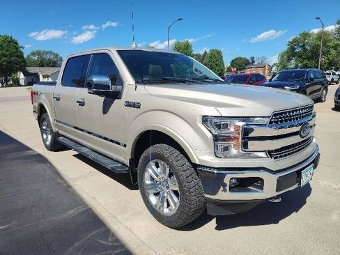Used 2018 Ford F150 Lariat w/ Equipment Group 502A Luxury AWD/4WD image 4