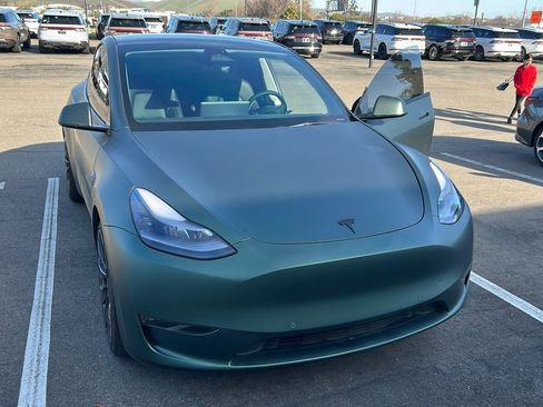 Used 2022 Tesla Model Y Performance image 1