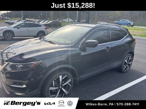 Used 2020 Nissan Rogue Sport SL w/ Premium Package image 1