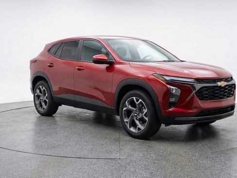 Used 2025 Chevrolet Trax LT w/ LT Convenience Package image 1