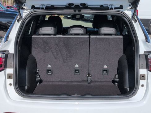 Certified 2024 Jeep Compass Latitude image 12