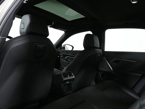 Used 2026 BMW 530i xDrive w/ Premium Package image 32