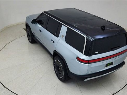 Used 2025 Rivian R1S Adventure image 82