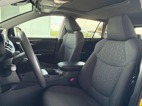 Used 2022 Toyota RAV4 XLE w/ Convenience Package AWD/4WD image 9