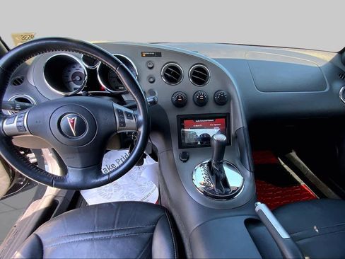 Used 2007 Pontiac Solstice Convertible w/ Premium Package RWD image 13