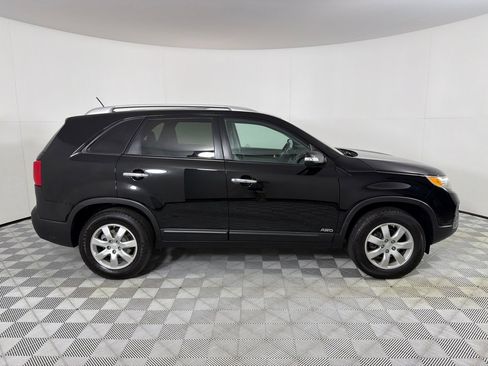 Used 2011 Kia Sorento LX AWD/4WD image 4