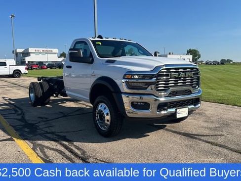 New 2026 RAM 5500 Tradesman w/ Chrome Appearance Group AWD/4WD image 14