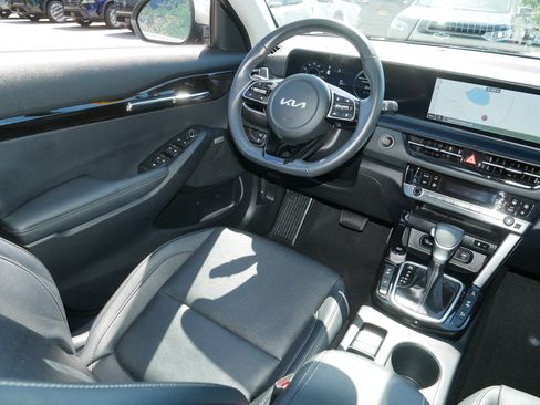 Certified 2024 Kia Seltos SX w/ SX Sunroof Package AWD/4WD image 9