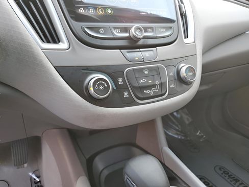 Used 2022 Chevrolet Malibu LS image 17