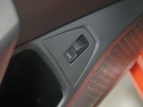 Used 2020 Volkswagen Jetta R-Line image 32