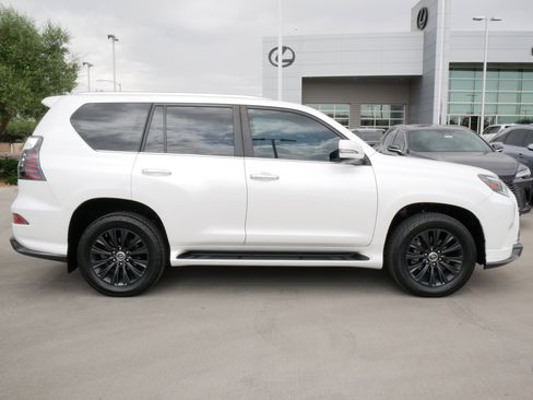 Used 2023 Lexus GX 460 Premium image 13