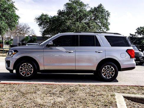 Used 2024 Ford Expedition XLT image 8