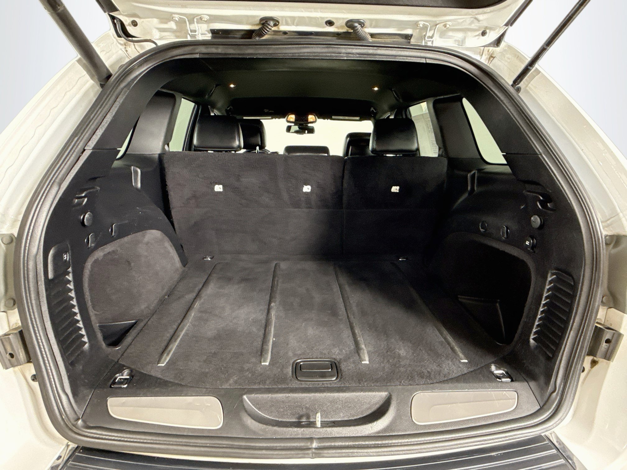 Used 2016 Jeep Grand Cherokee Limited AWD/4WD image 28