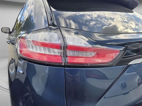 Used 2019 Ford Edge Titanium image 9