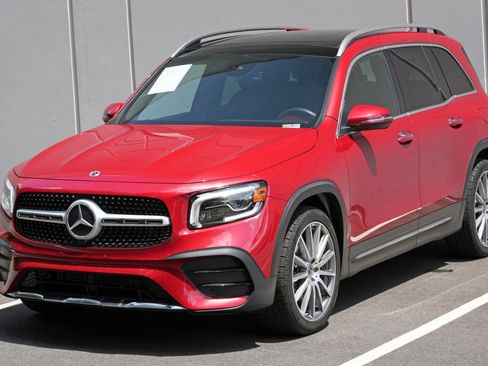 Used 2022 Mercedes-Benz GLB 250 w/ AMG Line image 52
